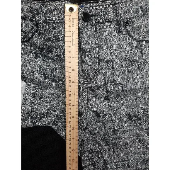 Bandolino Amy Short-Black Stamp Melody-Size 10 - Picture 6 of 7